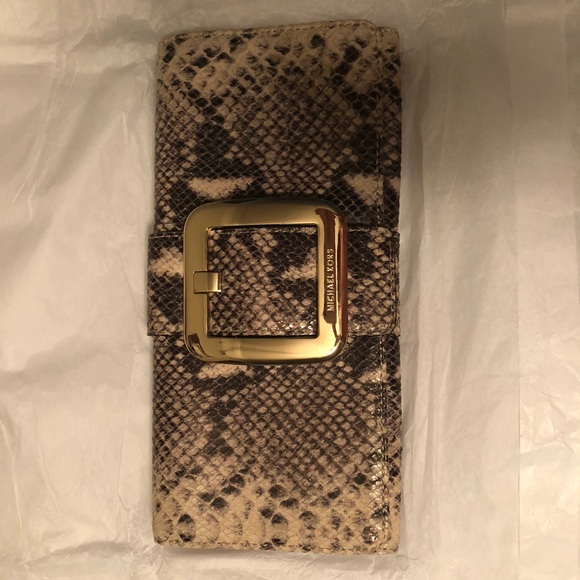 Michael Kors Handbags - SOLD SOLD ❌Beautiful Michael Kors Animal Print